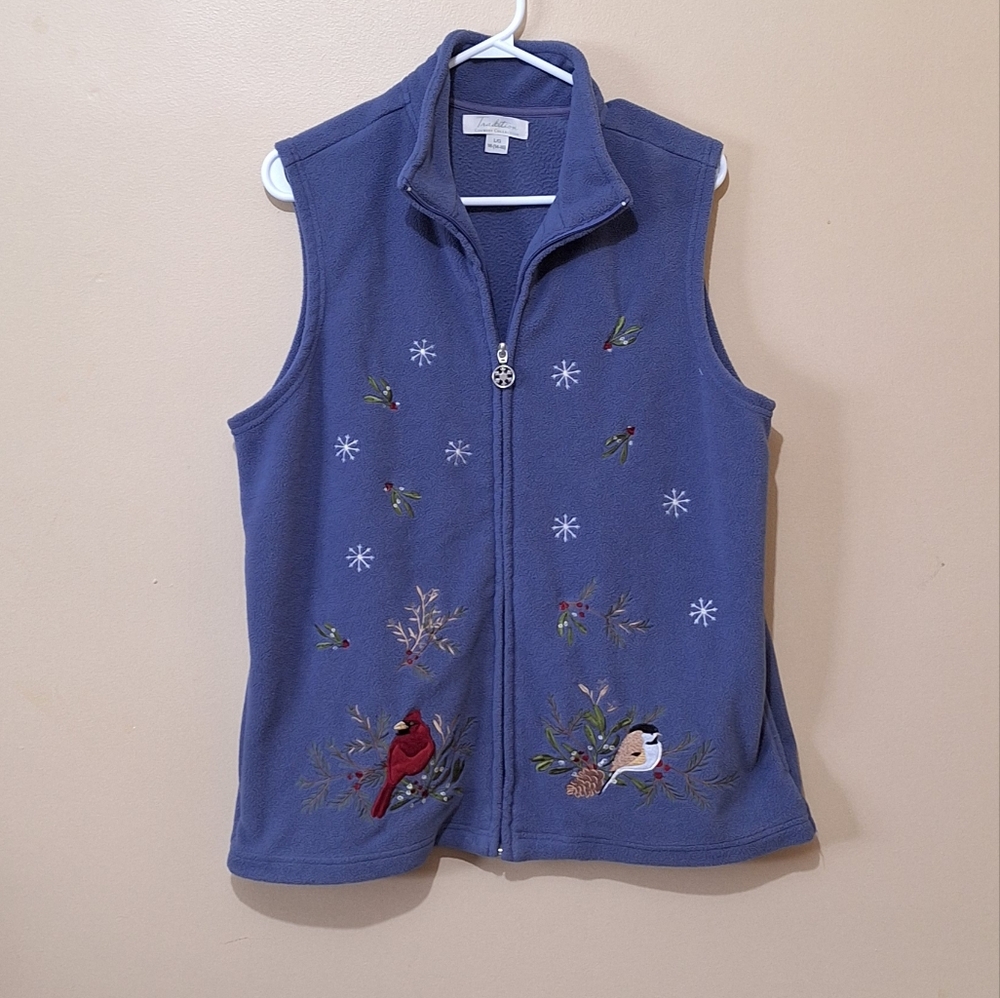 Tradions Fleece Vest With Birds and Snowflakes